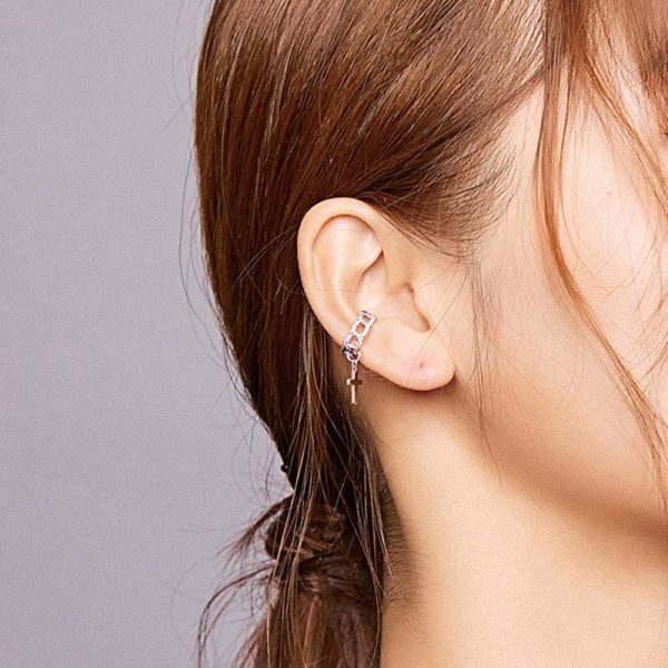 Exquisite Minimalist Cross Ear Cuff - Image 2